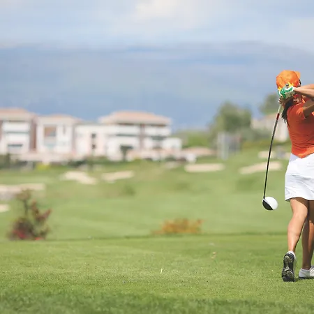 Royal Golf, & De Luxe 4*