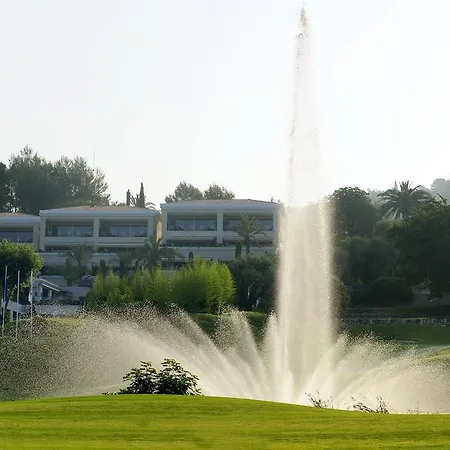 Royal Golf, & De Luxe 4*