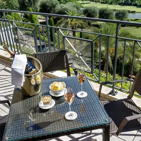 Royal Golf, & De Luxe 4*