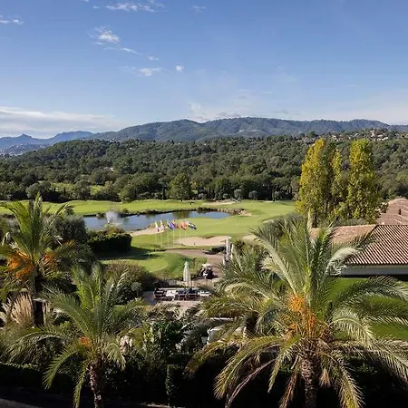 Royal Golf, & De Luxe Hotel